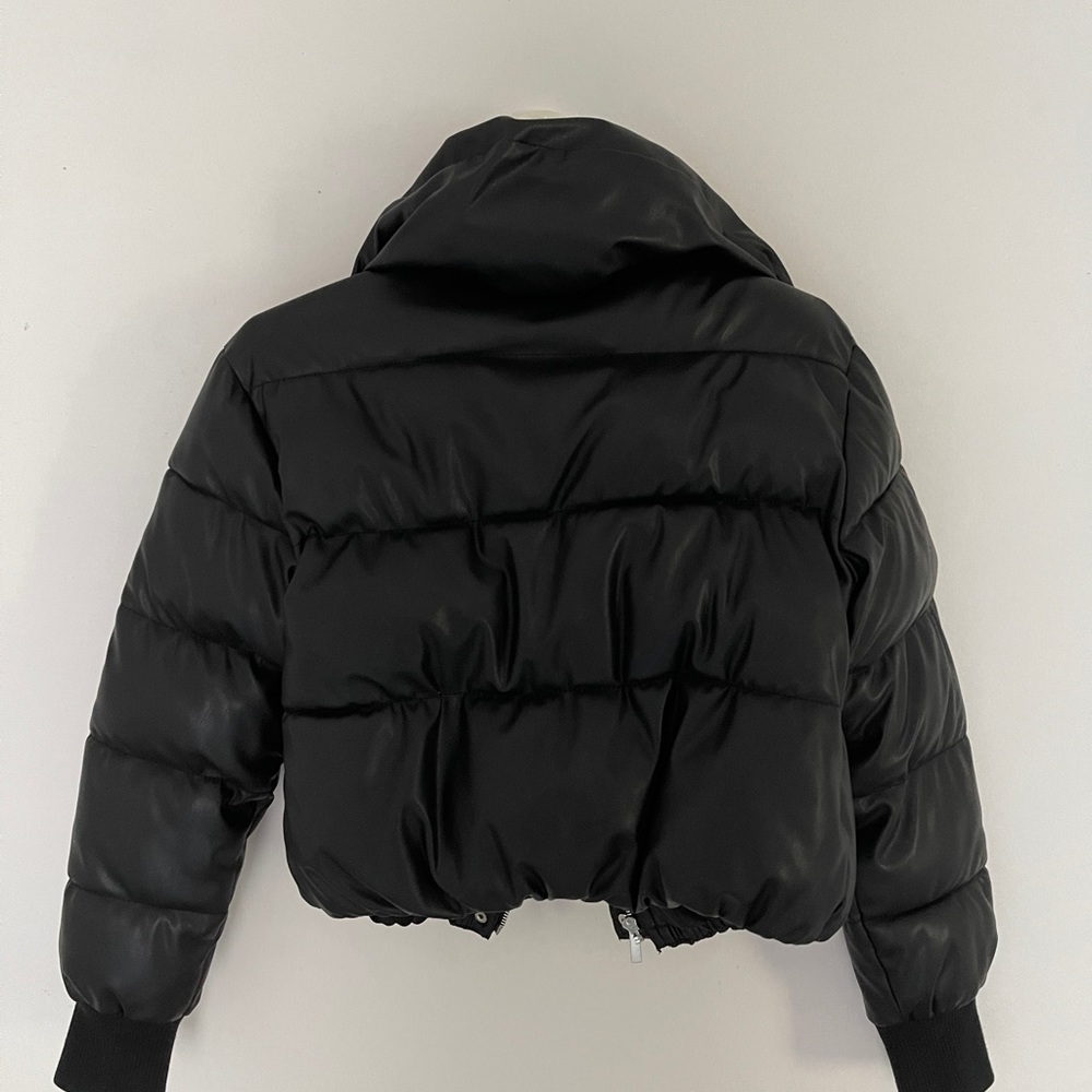 woman coat - Picture 2 of 2